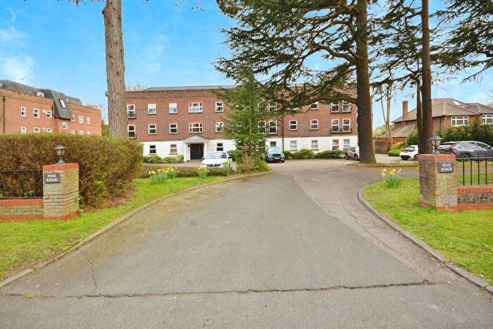 2 Bedroom Flat For Sale In London Road, St. Albans, AL1