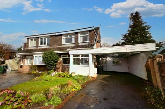3 Bedroom Semi-Detached House For Sale In Fairhurst Drive, Parbold, WN8