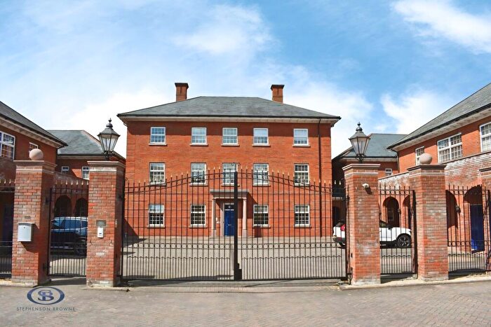 2 Bedroom Flat To Rent In Brackenwood Mews, Wychwood Park, CW2