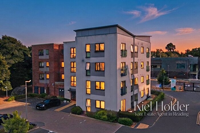 2 Bedroom Flat For Sale In Ruhemann Street, Reading, RG30
