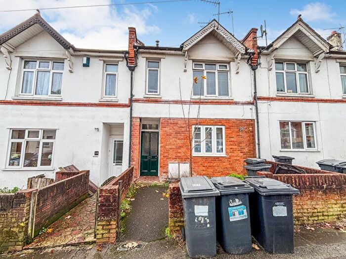 2 Bedroom Flat For Sale In Hankinson Road, Bournemouth, BH9