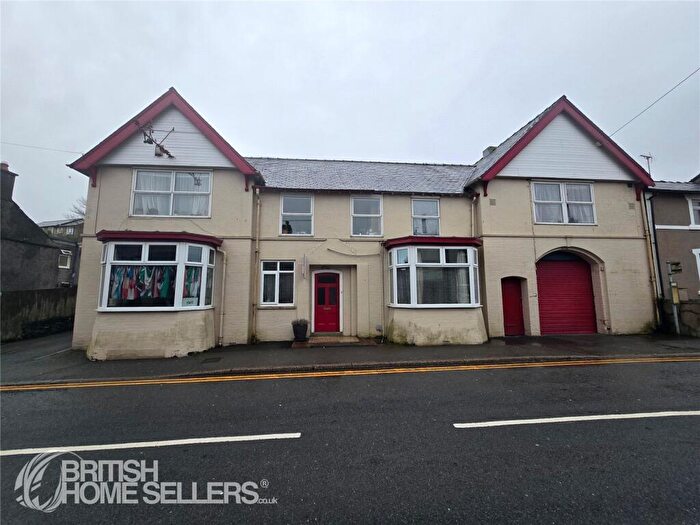 7 Bedroom Terraced House For Sale In High Street, Penygroes, Caernarfon, Gwynedd, LL54