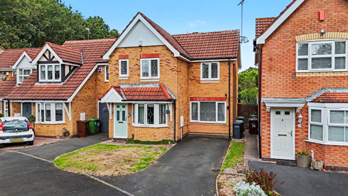 3 Bedroom Semi-Detached House For Sale In Cornbury Grove, Solihull, B91