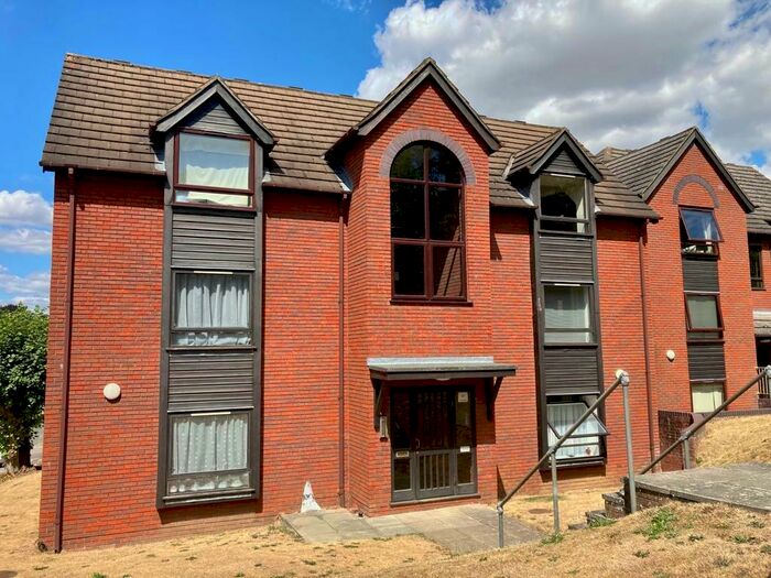 Apartment To Rent In Elm Road, Redhill, RH1