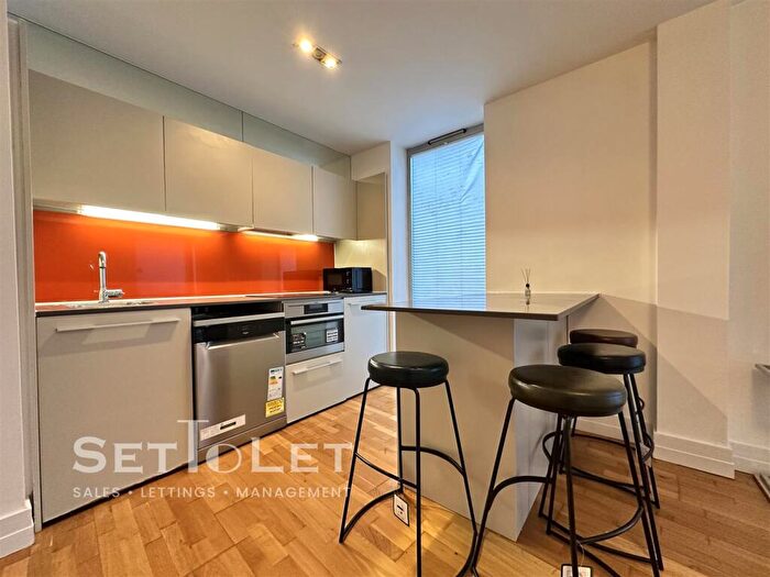 2 Bedroom Apartment To Rent In The Bar, Shires Lane, Leicester, LE1