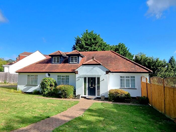 4 Bedroom Detached House For Sale In Swanland Road, Brookmans Park, AL9