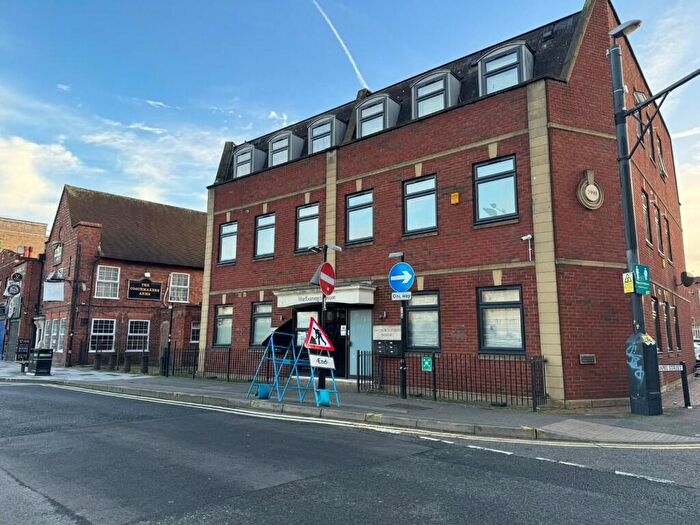 1 Bedroom Flat To Rent In Church Street, Slough, Berkshire, SL1