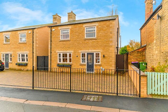 4 Bedroom Detached House For Sale In Foundry Road, Stamford, PE9