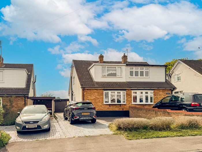 2 Bedroom Semi-Detached House For Sale In Waverley Crescent, Wickford, SS11