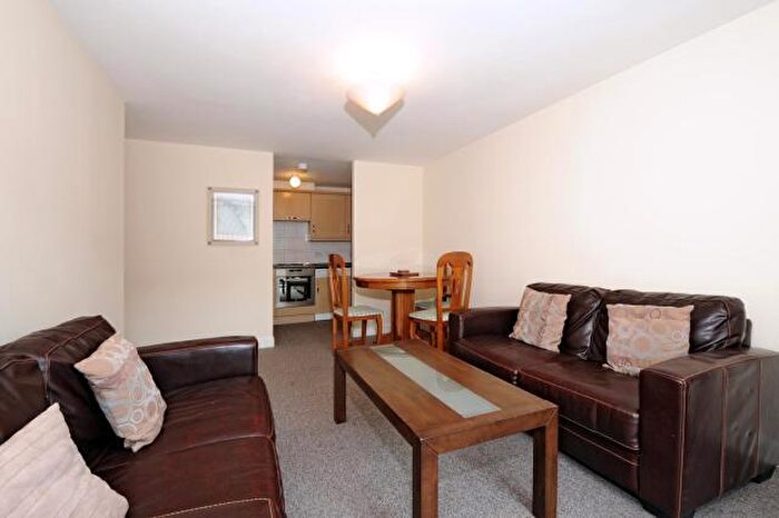 2 Bedroom Detached House To Rent In Kelvin Gate, Bracknell, RG12