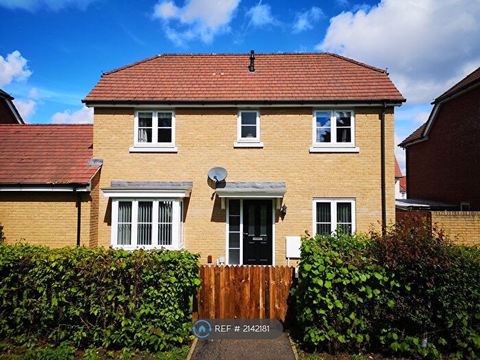 4 Bedroom Detached House To Rent In Lime Kiln Way, Redhouse Park, Milton Keynes, MK14
