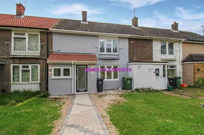 3 Bedroom Terraced House To Rent In Scarletts, Basildon, Essex, SS14