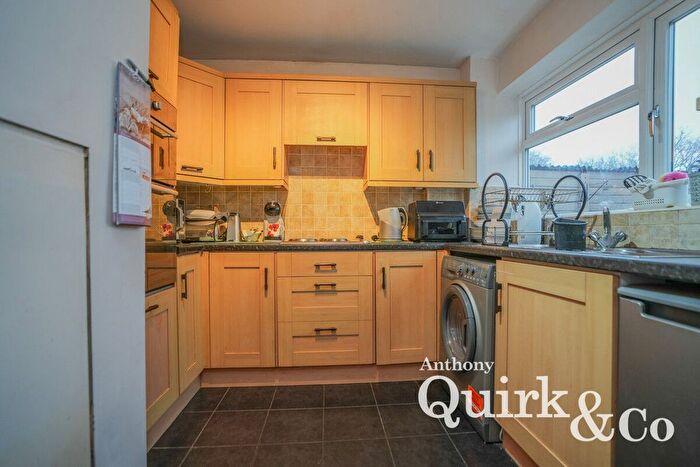 3 Bedroom End Of Terrace House For Sale In The Weald, Canvey Island, SS8