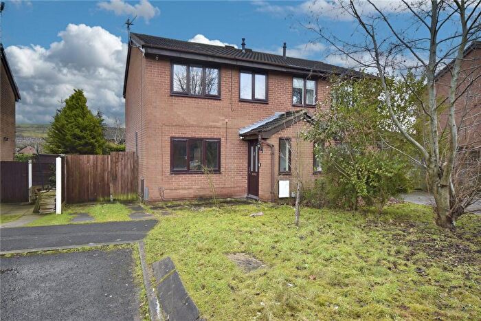 3 Bedroom Semi Detached House For Sale In Wessex Park Close, Shaw, Oldham, Greater Manchester, OL2