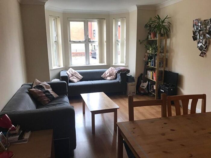 2 Bedroom House To Rent In Hadfield Close, Manchester, M14