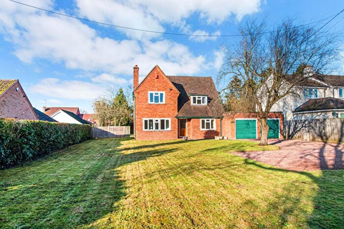 3 Bedroom Detached House For Sale In Hanbury, Bromsgrove, Worcestershire, B60