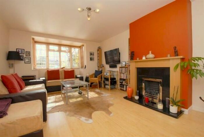 3 Bedroom Semi-Detached House To Rent In Coldstream Gardens, London, SW18