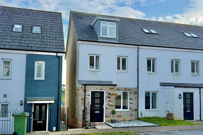 3 Bedroom End Terrace House For Sale In Bluebell Street, Plymouth, PL6