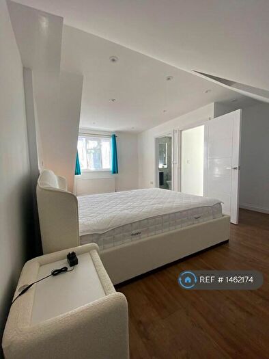 2 Bedroom Flat To Rent In Shaftesbury Avenue, Harrow, HA2