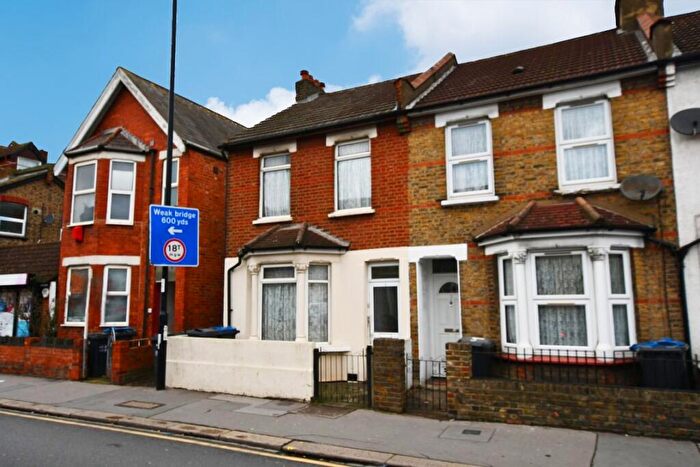 3 Bedroom Terraced House For Sale In Northcote Road, Croydon, Surrey, CR0