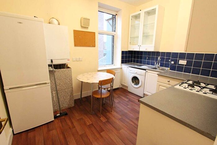 2 Bedroom Flat To Rent In North End Road, London, W14