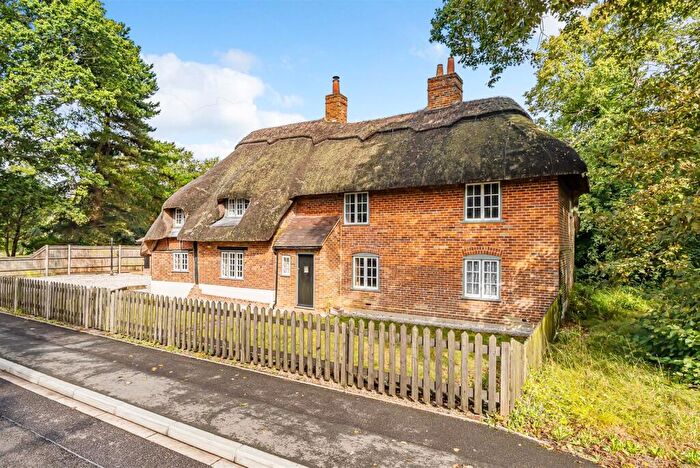 4 Bedroom Detached House For Sale In To Rowner Lane, Gosport, PO13