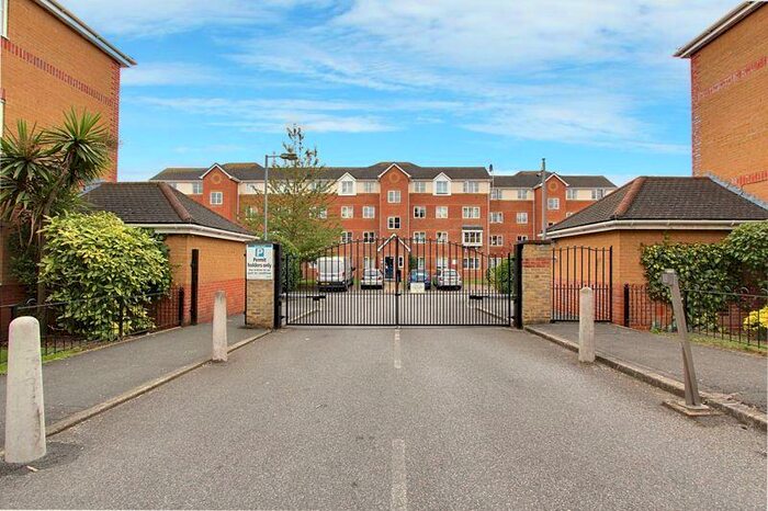 1 Bedroom Flat To Rent In Dairyman Close Cricklewood London, NW2