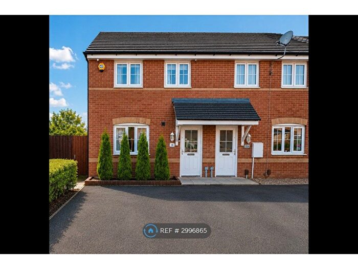 3 Bedroom Semi Detached House To Rent In Astell Way, Leeds, LS27