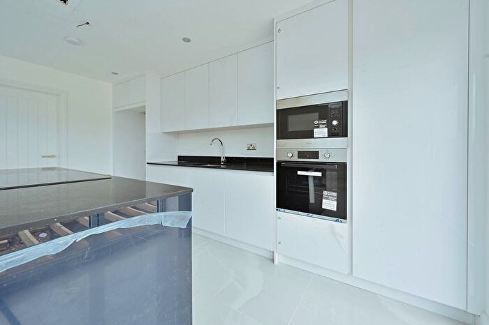 5 Bedroom Detached House To Rent In Hempstead Road, Kings Langley, Hemel Hempstead, Kings Langley, WD4