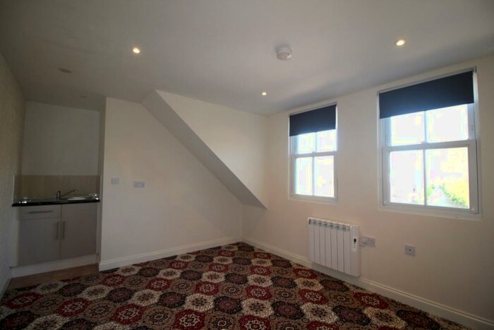 Flat To Rent In St. Pancras, Chichester, West Sussex, PO19