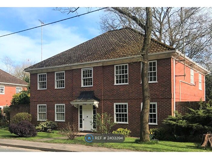 2 Bedroom Flat To Rent In Oaklands, Hartley Wintney, Hook, RG27