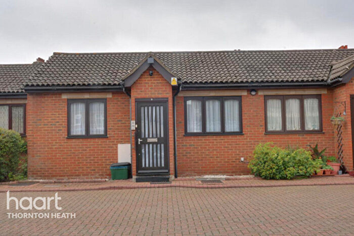 1 Bedroom Bungalow For Sale In Bletchingley Close, Thornton Heath, CR7
