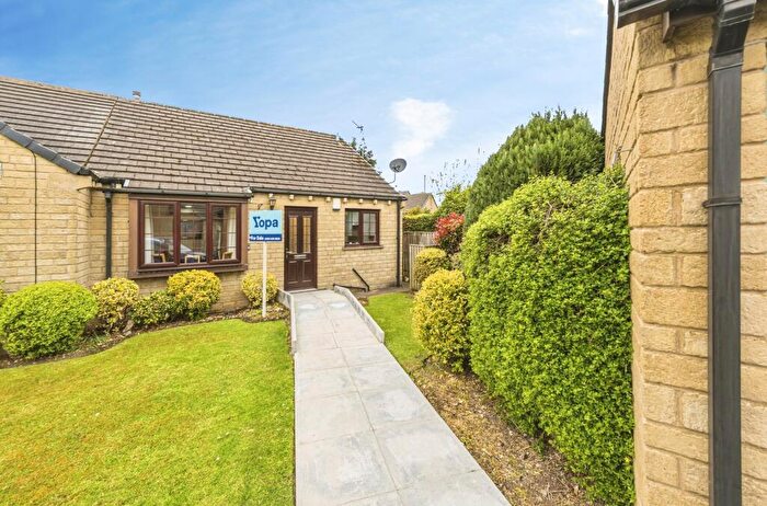 2 Bedroom Bungalow For Sale In Lavender Court, Huddersfield, HD4