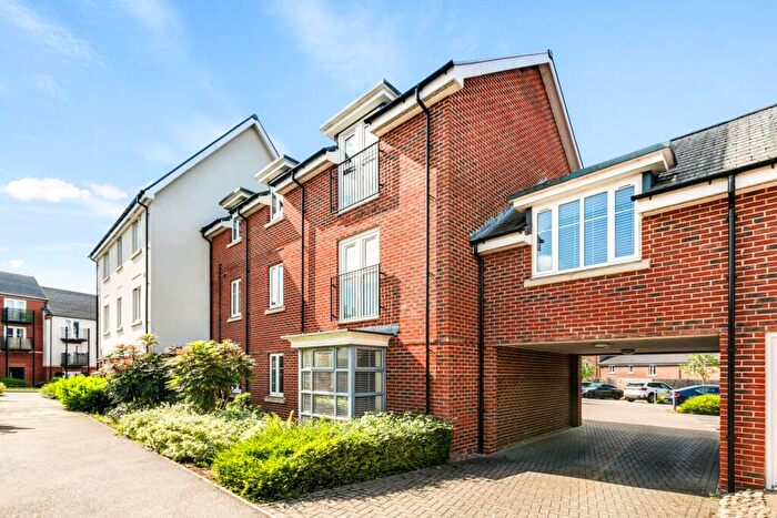 2 Bedroom Apartment For Sale In William Heelas Way, Wokingham, RG40