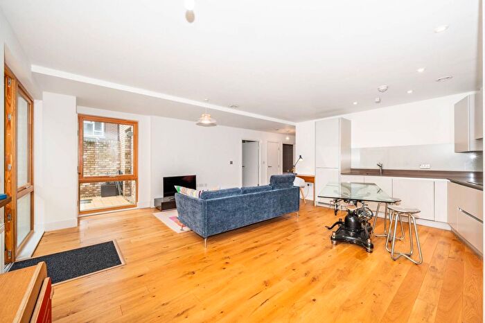 1 Bedroom Terraced House To Rent In Balls Pond Road, De Beauvoir Town, London, N1