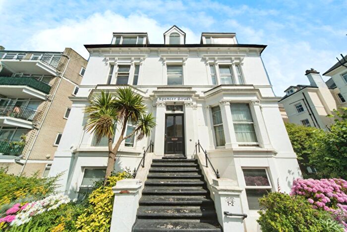 2 Bedroom Flat For Sale In Spencer Road, Eastbourne, East Sussex, BN21