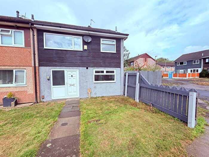3 Bedroom End Of Terrace House To Rent In Grasmere Avenue, Warrington, WA2