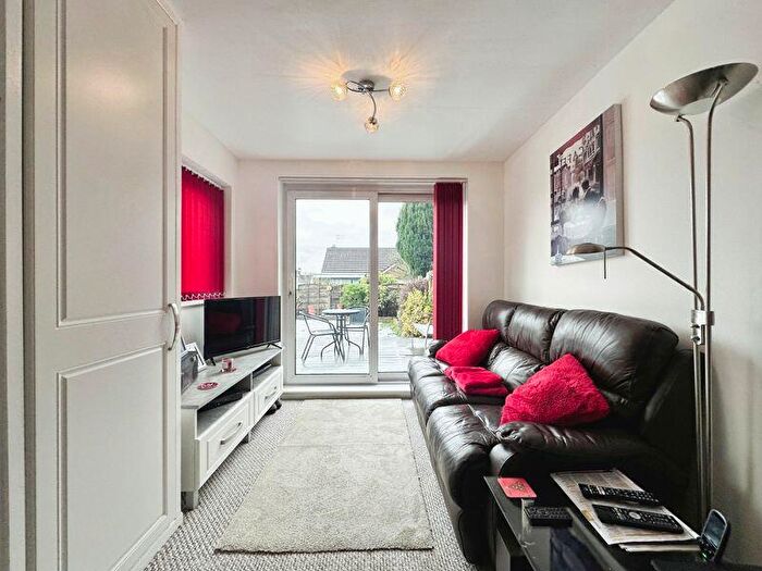 4 Bedroom Link Detached House For Sale In Buckingham Drive, Bury, BL8