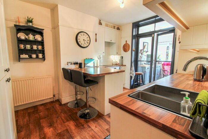 2 Bedroom Semi-Detached House For Sale In Water Road, Reading, RG30