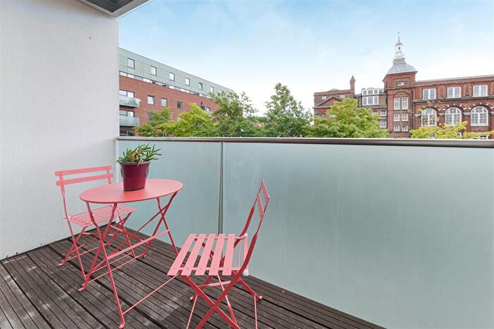 1 Bedroom Flat To Rent In Tiltman Place, Finsbury Park, N7