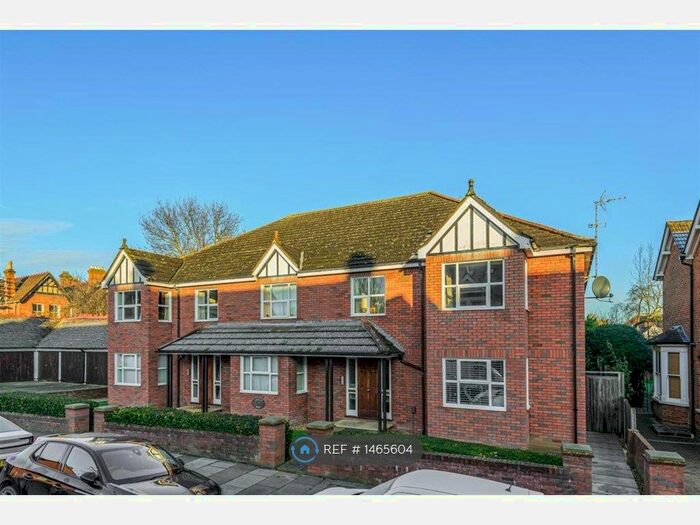 2 Bedroom Flat To Rent In Oaklands Road, Bedford, MK40