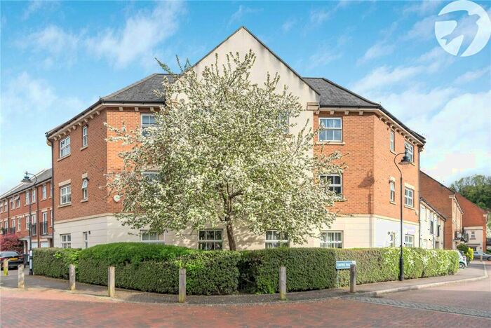2 Bedroom Flat For Sale In Empire Walk, Greenhithe, Kent, DA9