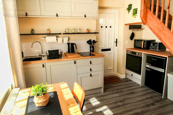 1 Bedroom Studio To Rent In Wimborne Road West, Wimborne, Dorset, BH21