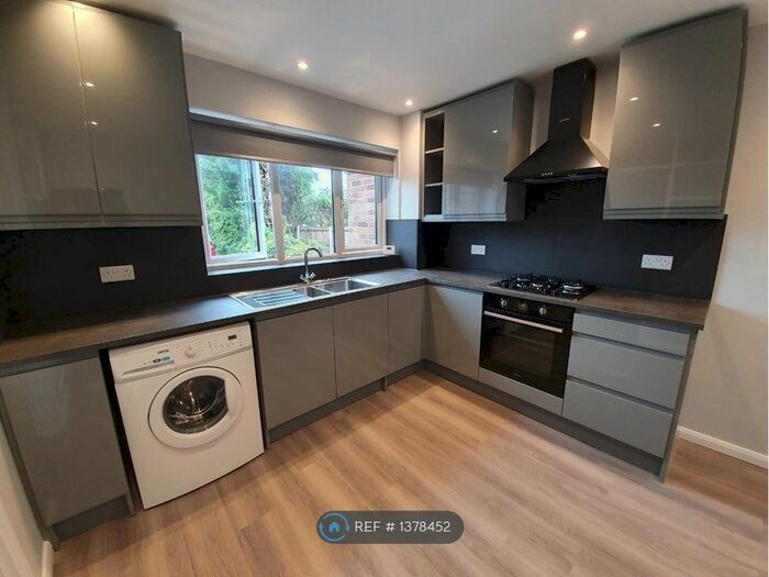 2 Bedroom Terraced House To Rent In Reading Rd, Reading, RG8