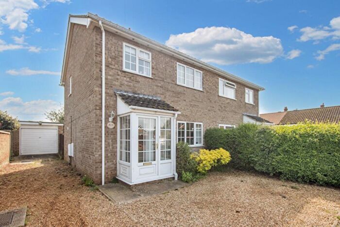 3 Bedroom Semi-Detached House For Sale In Chestnut Road, Snettisham, PE31