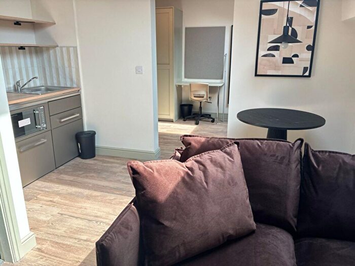 Studio To Rent In Moorland Road, Leeds, LS6