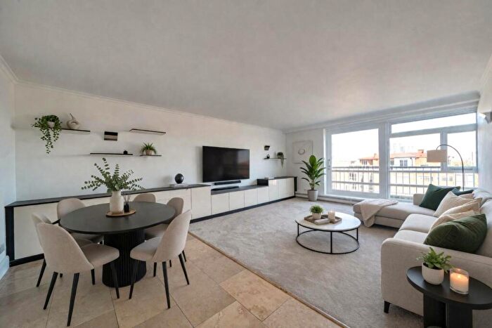 2 Bedroom Flat For Sale In St. Johns Wood Park, St. Johns Wood, NW8