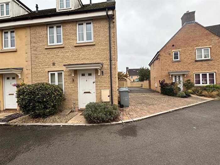 3 Bedroom End Of Terrace House For Sale In Brook Lane, Witney, Oxfordshire, OX28