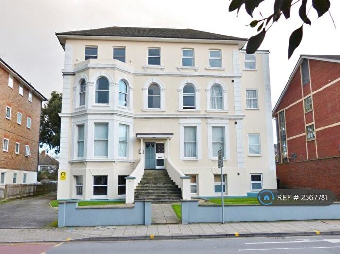 1 Bedroom Flat To Rent In Clyde House, Kingston Upon Thames, KT1