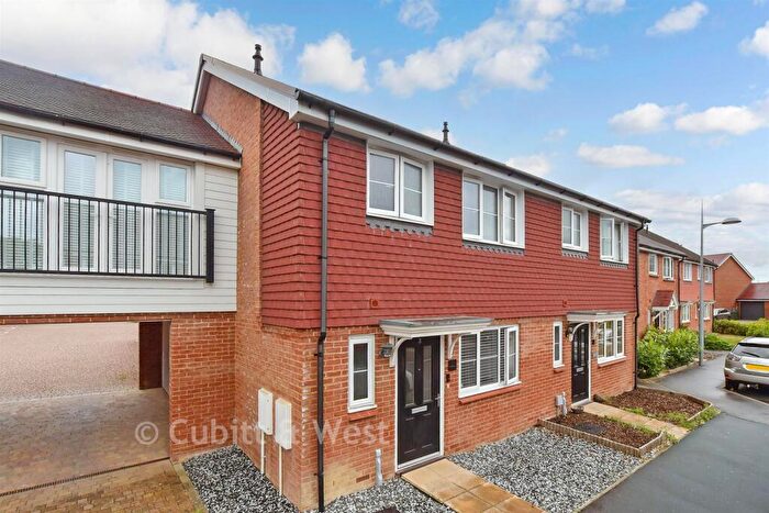 3 Bedroom Terraced House For Sale In Brewers Way, Faygate, Horsham, West Sussex, RH12